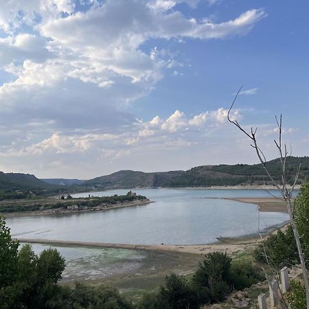 Hostal Restaurante El Cazador Nuévalos Εξωτερικό φωτογραφία