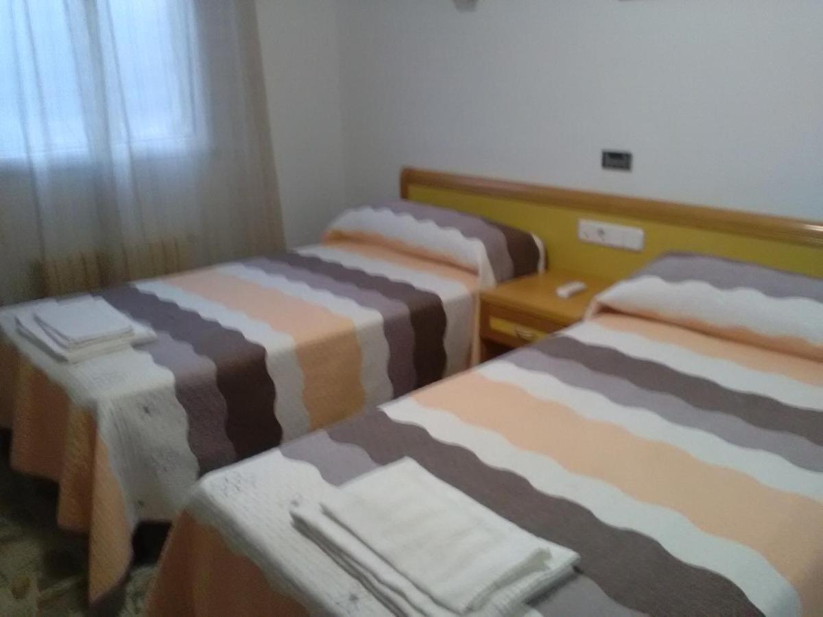 Hostal Restaurante El Cazador Nuévalos Εξωτερικό φωτογραφία
