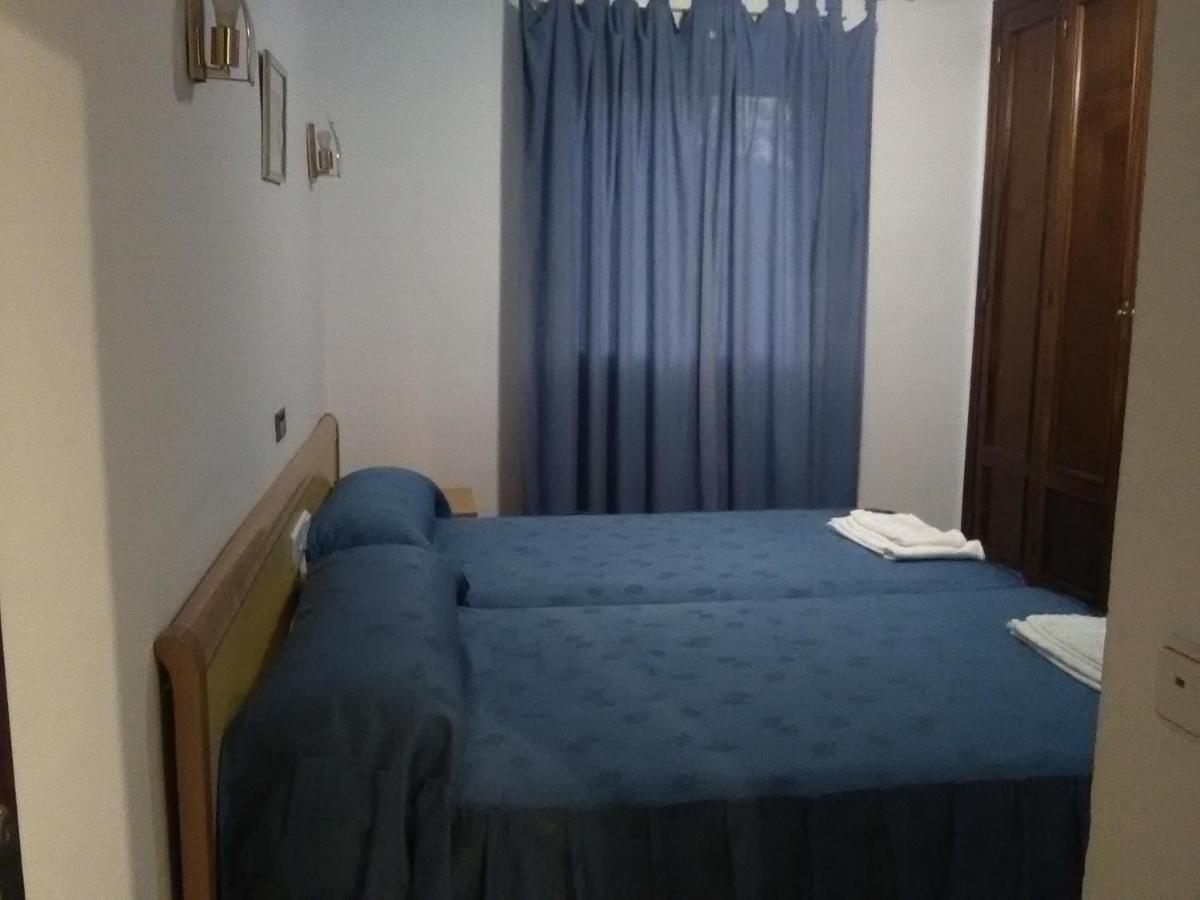 Hostal Restaurante El Cazador Nuévalos Εξωτερικό φωτογραφία