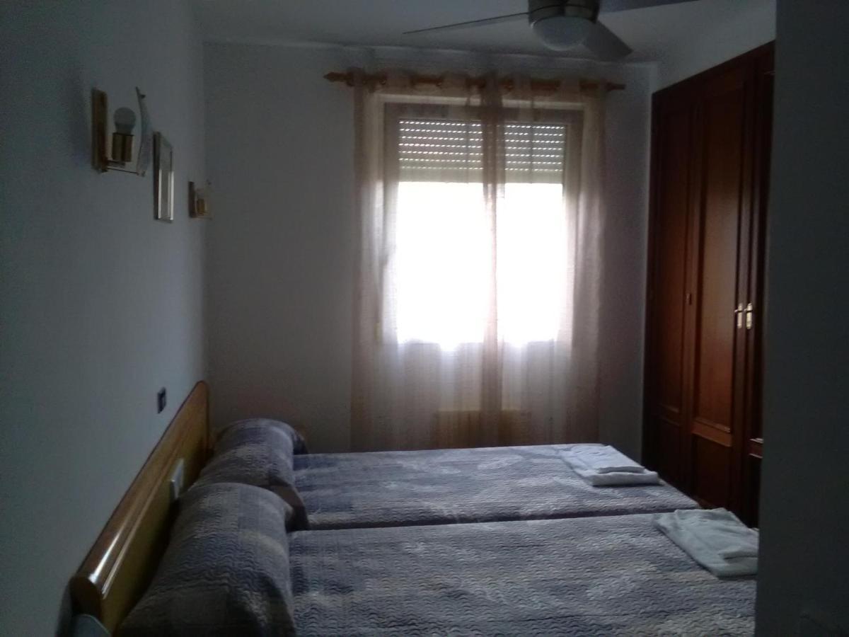 Hostal Restaurante El Cazador Nuévalos Εξωτερικό φωτογραφία