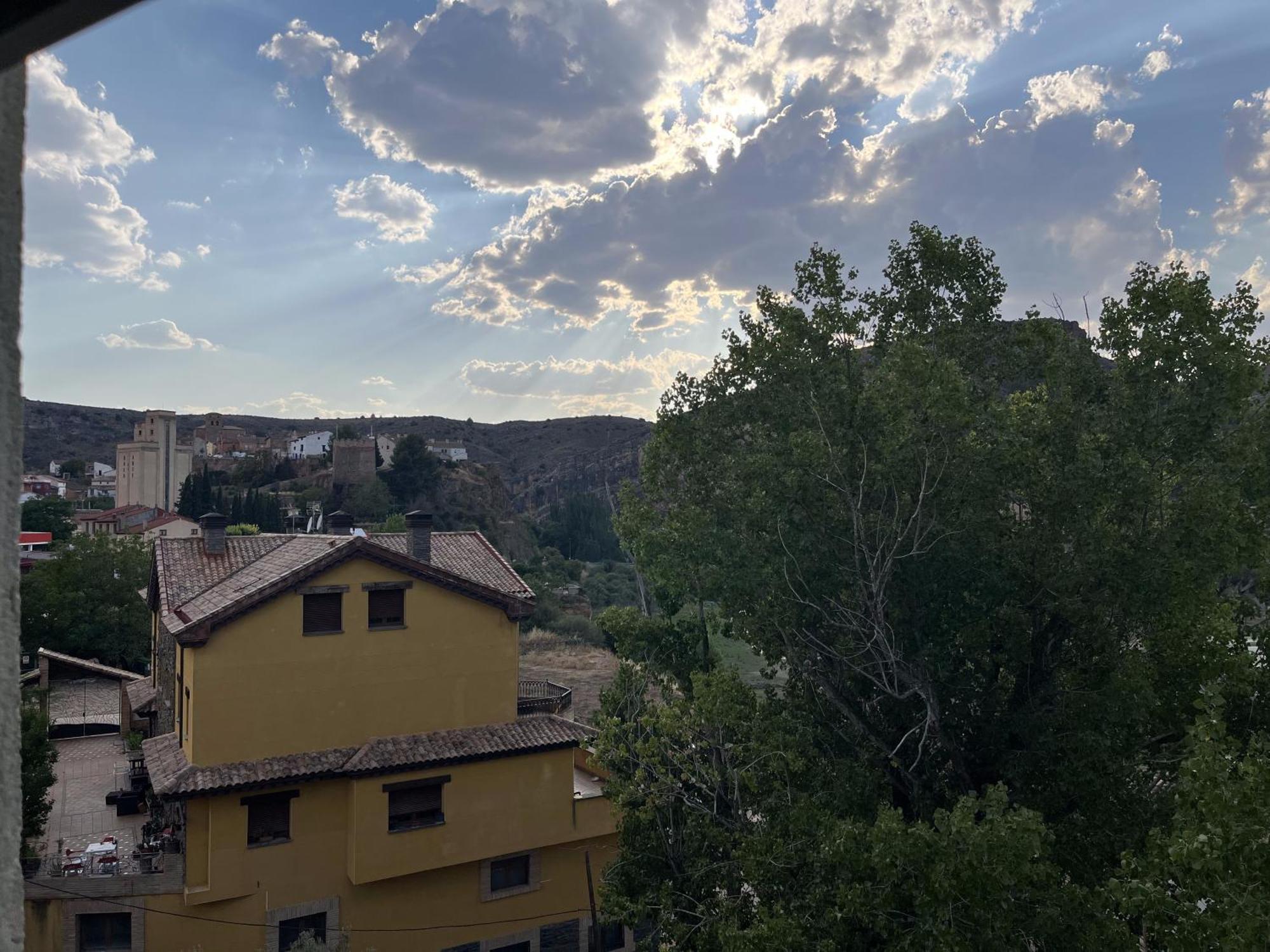 Hostal Restaurante El Cazador Nuévalos Εξωτερικό φωτογραφία