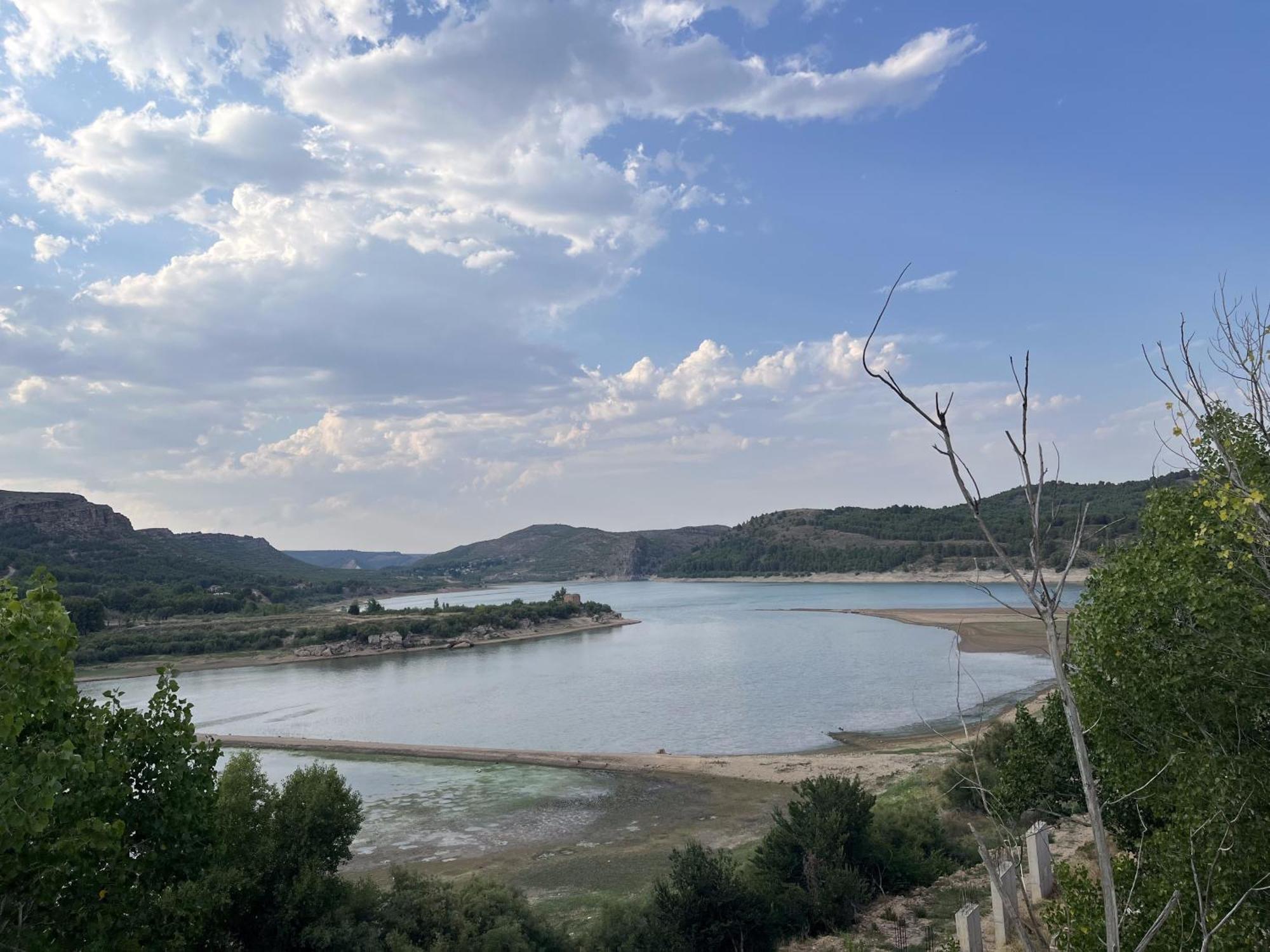 Hostal Restaurante El Cazador Nuévalos Εξωτερικό φωτογραφία