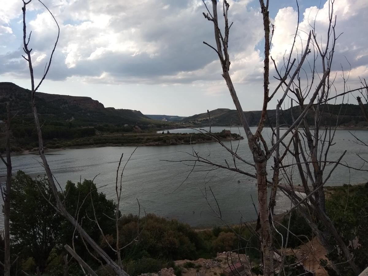 Hostal Restaurante El Cazador Nuévalos Εξωτερικό φωτογραφία